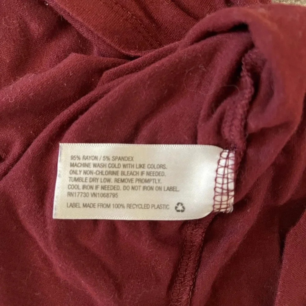A new day loose fit flowing maroon colored sleeveless top Medium - Picture 3 of 4